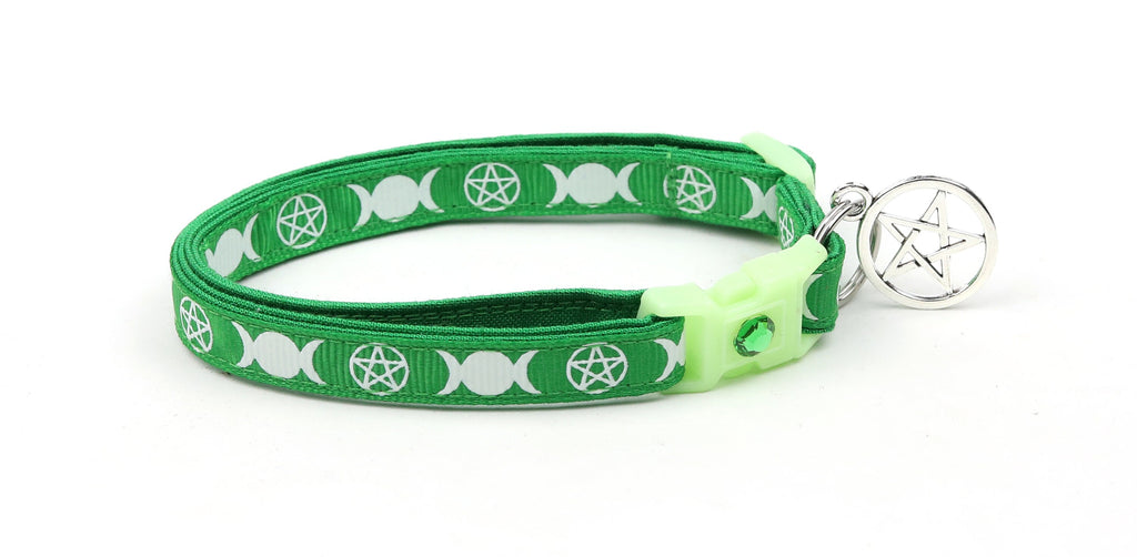 Wicca Cat Collar - Witch's Familiar on Green  - Breakaway Cat Collar - Kitten or Large size - Glow in the Dark B38D31