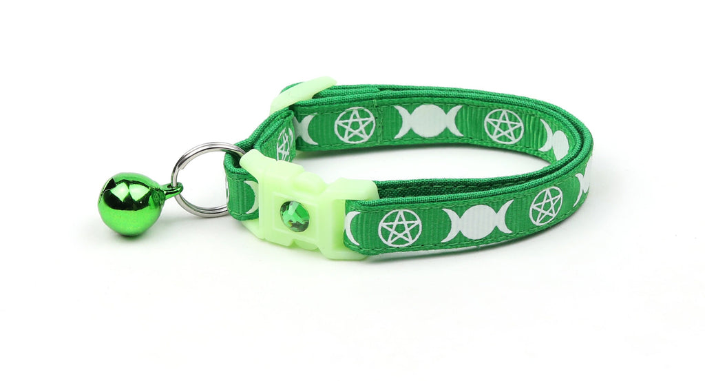 Wicca Cat Collar - Witch's Familiar on Green  - Breakaway Cat Collar - Kitten or Large size - Glow in the Dark B38D31
