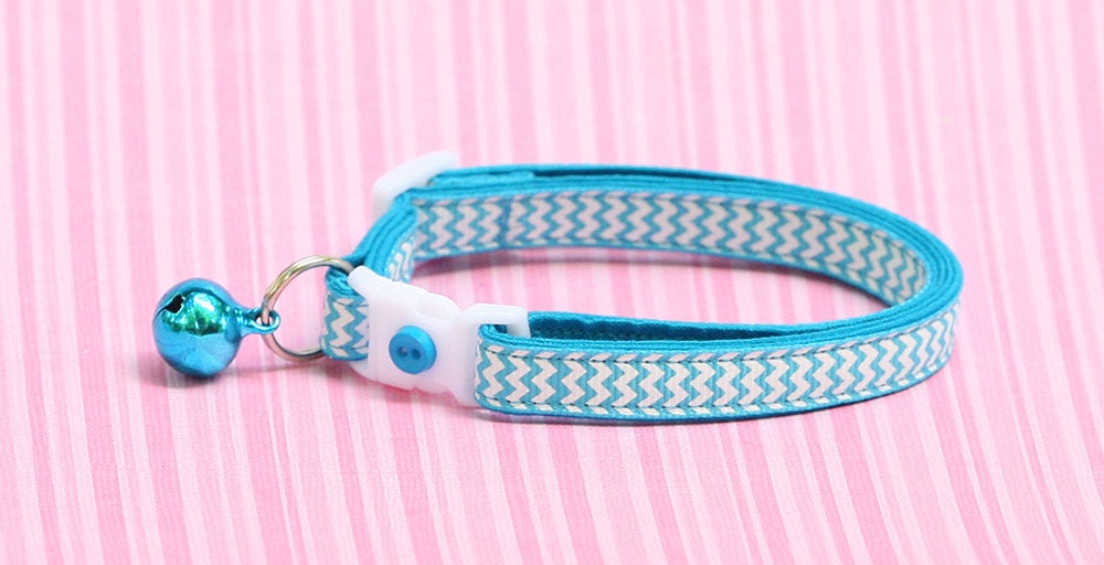 Chevron Cat Collar - Tropical Blue Chevrons - Small Cat / Kitten Size or large Size B98D211